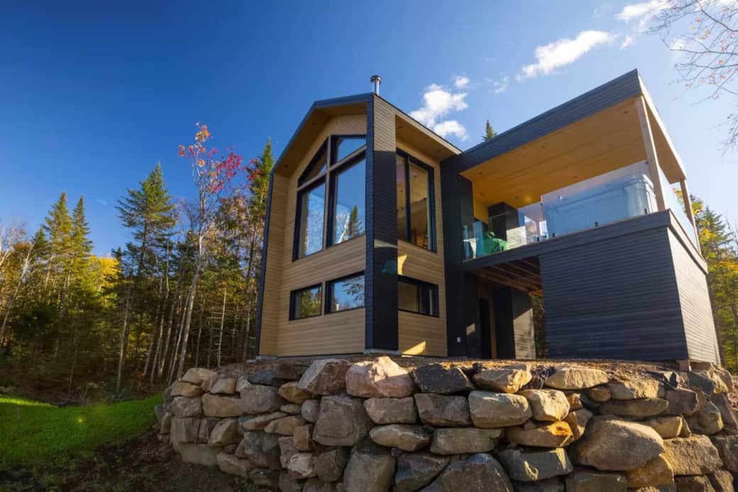 Le NORR: a cozy micro chalet with hot tub available all year long