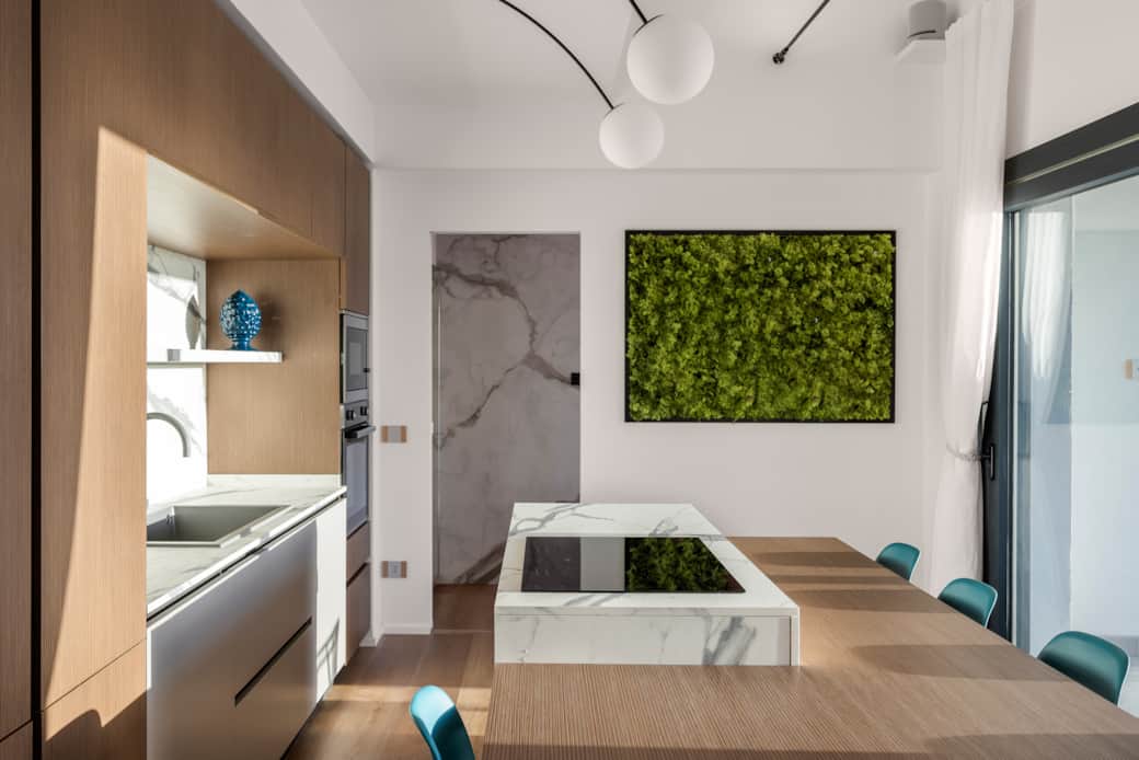 Kitchen with island