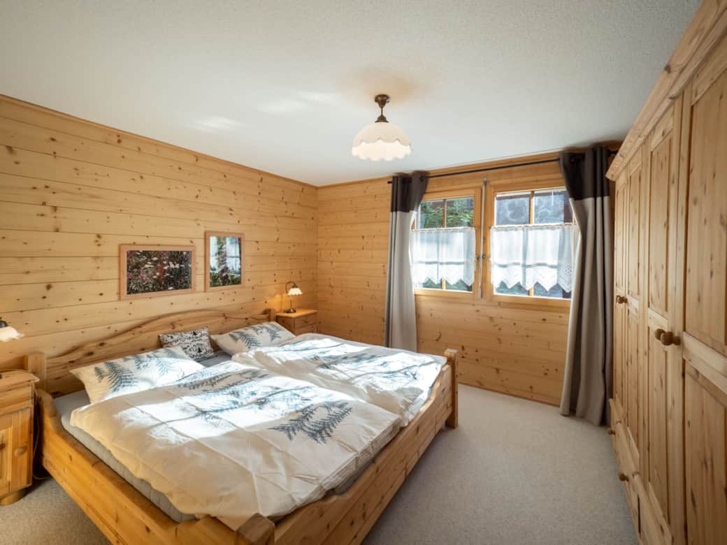 Schlafzimmer 1