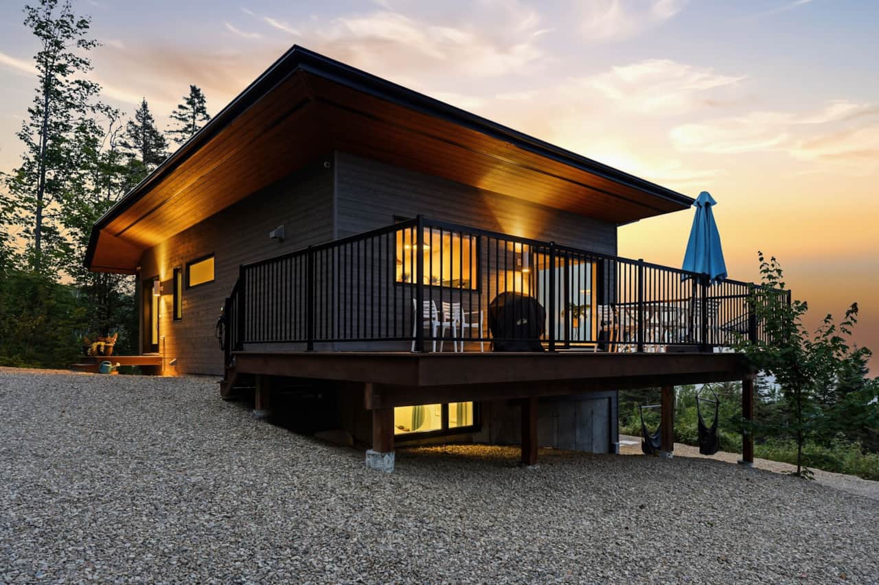 Chalet, soleil levant