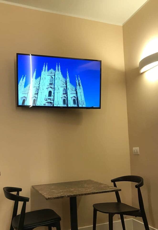 Suite is in the heart of Milan and fully equipped with Made in Italy designed furniture,