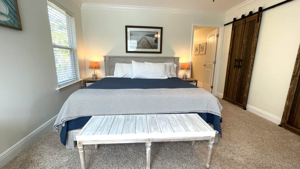 Bedroom 1 King