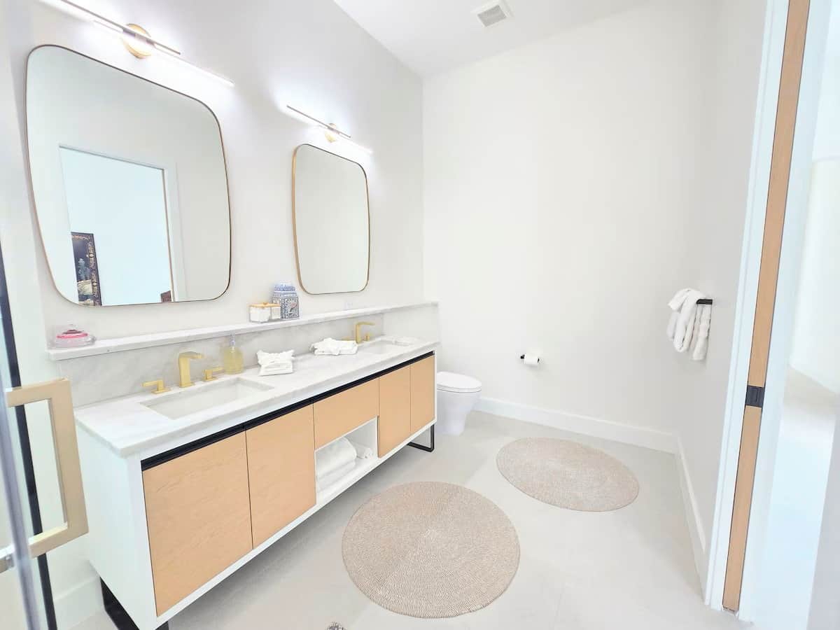 Primary Suite Bathroom