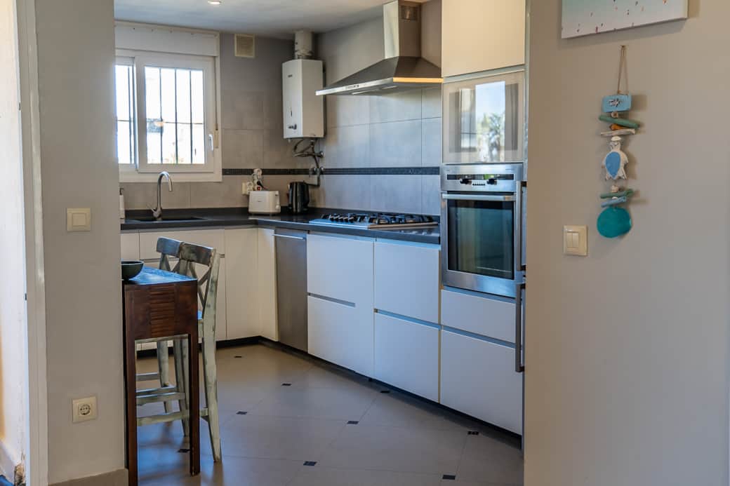 Fully-equipped, modern kitchen Fully-equipped, modern kitchen