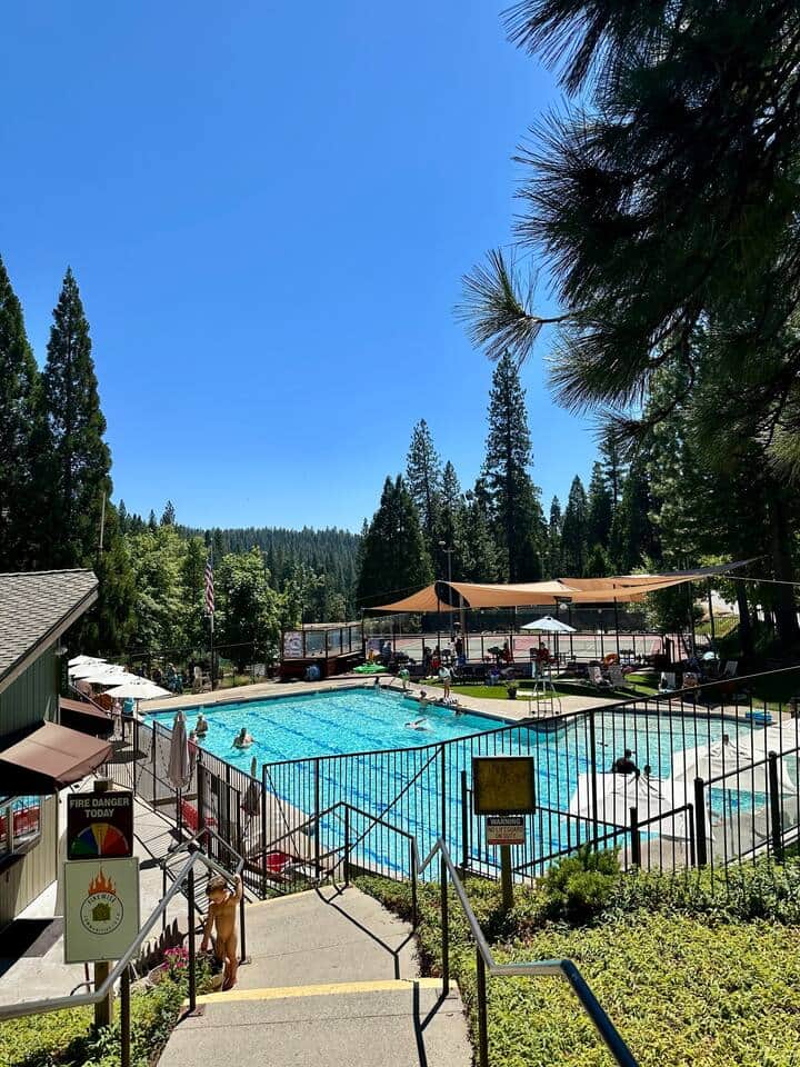 Lodge Lake Pool
