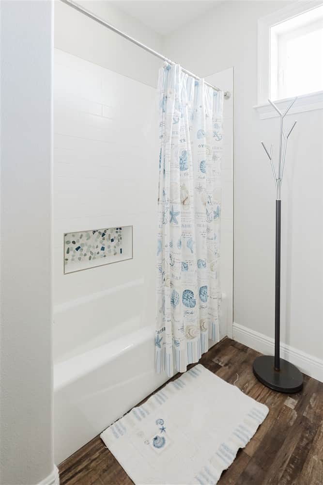 2nd Floor Guest Bath