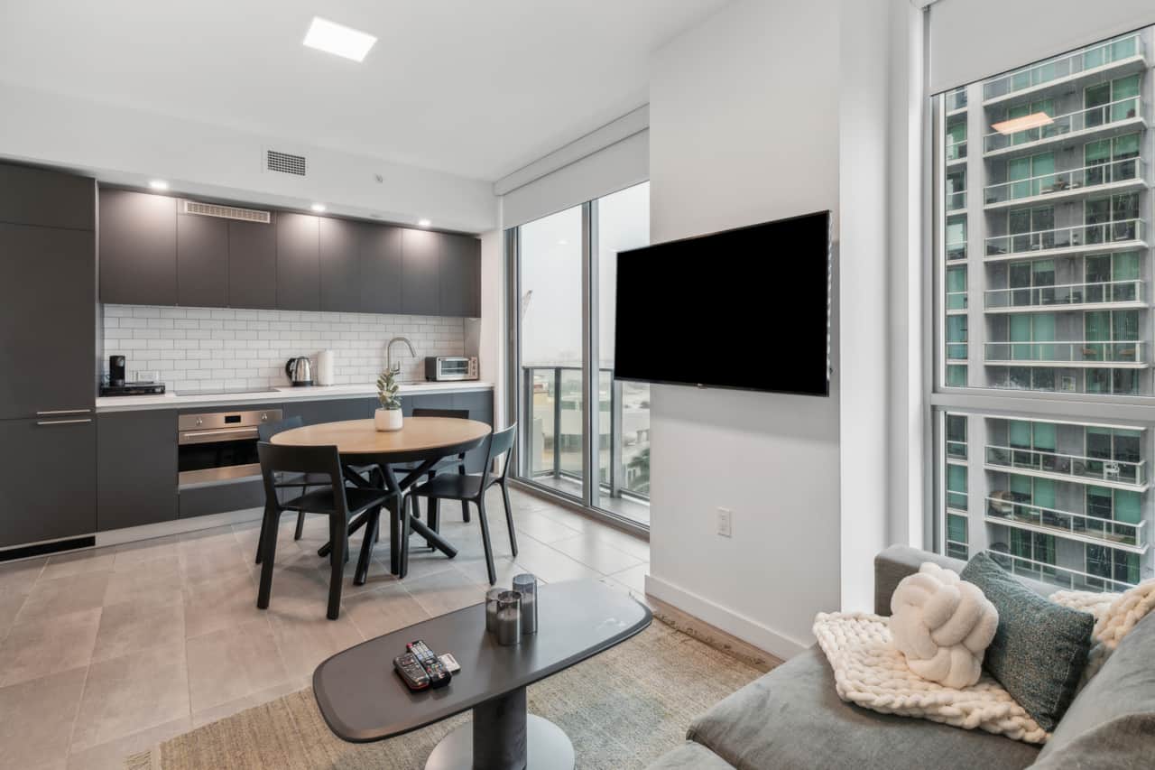 Livingroom & Kitchen