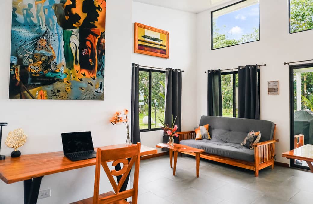 LIVING ROOM AREA