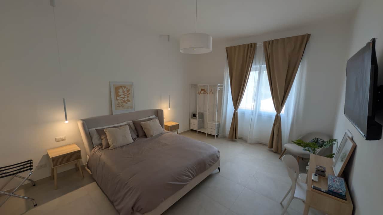 PXL 20260827 165149892