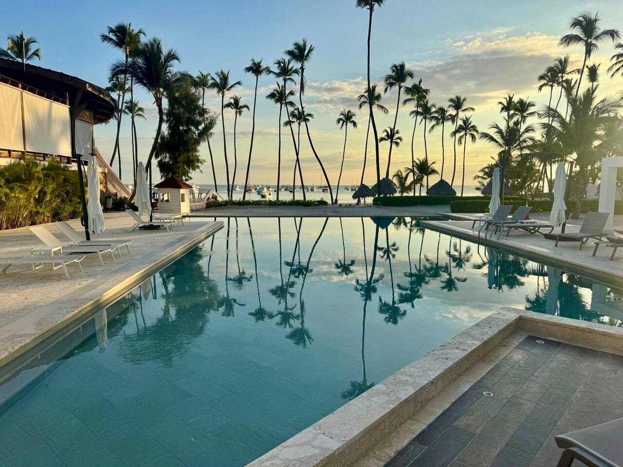 Oceanview 3 Bedrooms Beach Condo
