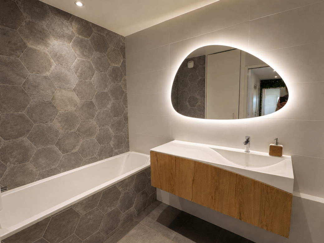 Salle de bain moderne et minimaliste (2)