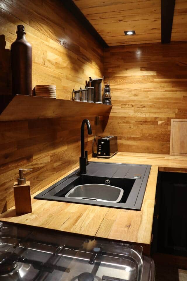 B19cd9c6 3c22 400e a772 1181c42f8ef1