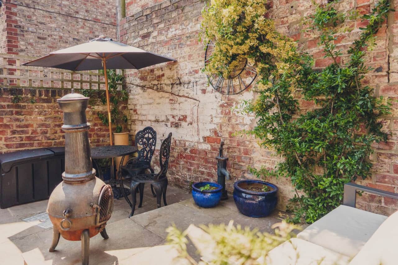 Sunny Private Courtyard