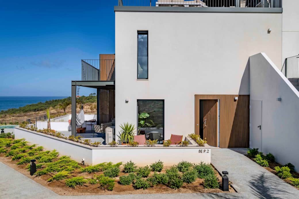 The Barefoot Villa outside