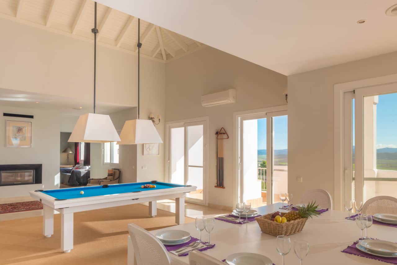 Villa Dalia Dining Room-Pool Table