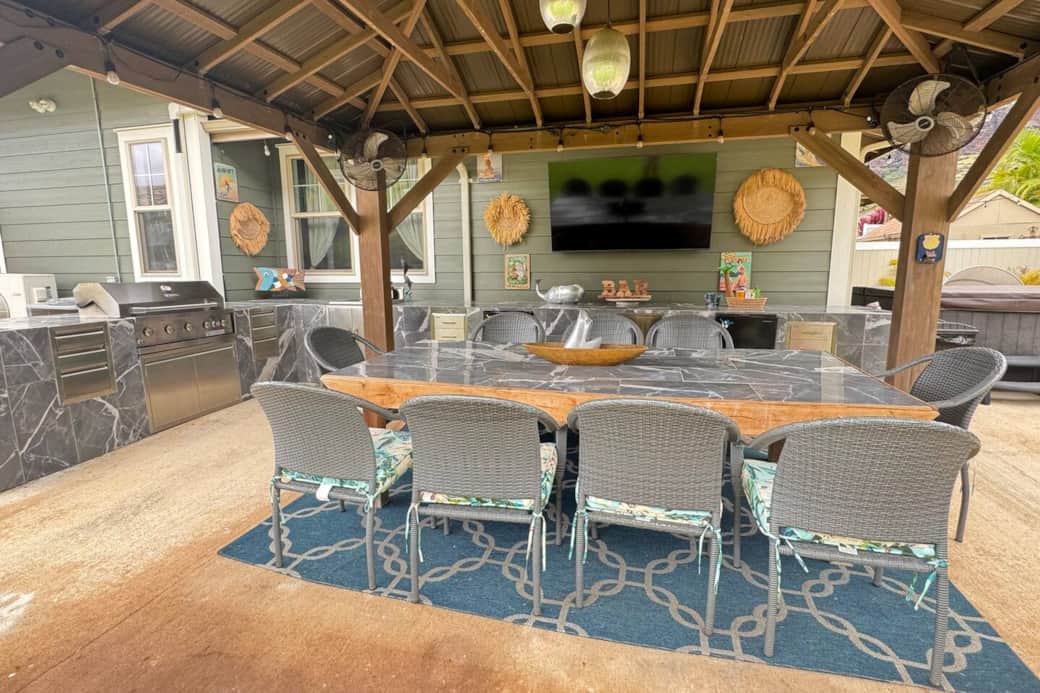 Outdoor bbq grill area 