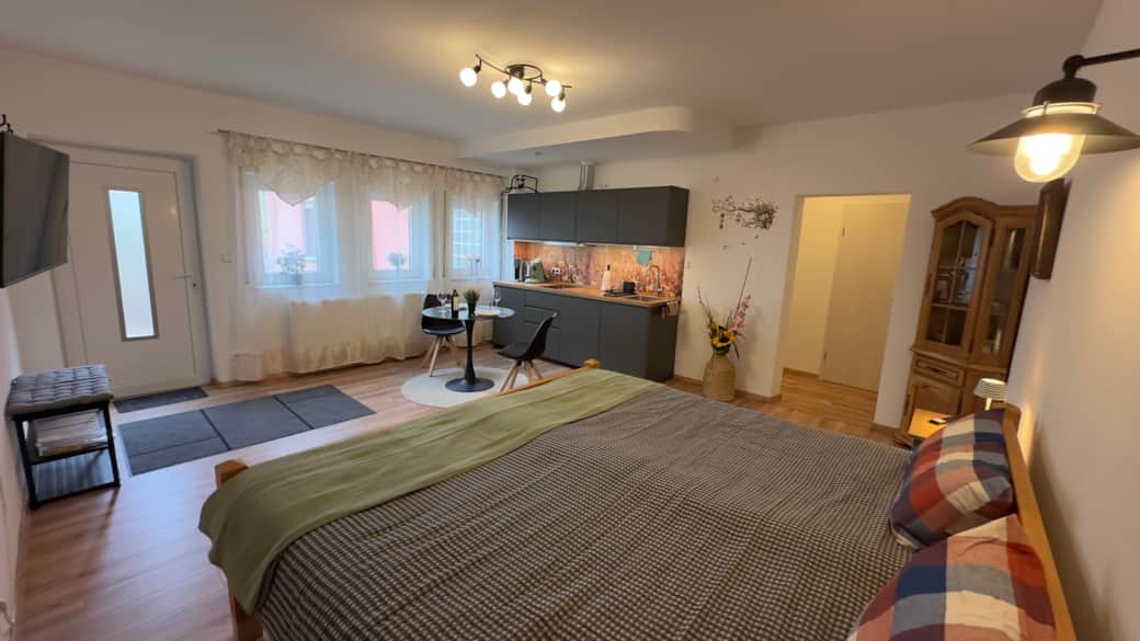 Helles Apartment mit offener Küche, Essbereich und viel Platz zum Wohlfühlen Helles Apartment mit offener Küche, Essbereich und viel Platz zum Wohlfühlen