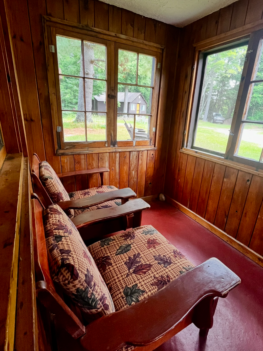 Screened in porch Screened in porch