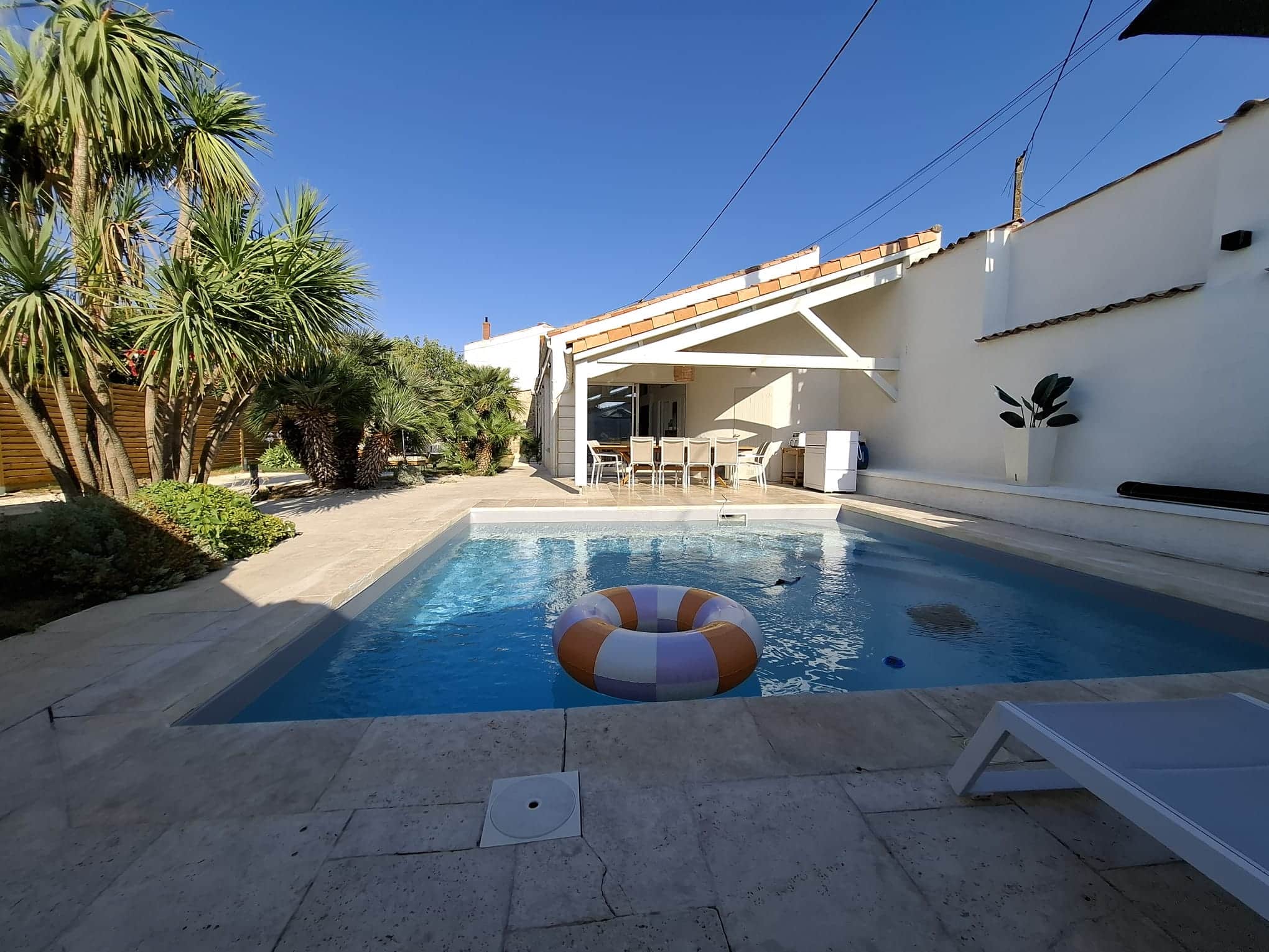 E Piscine et terrasse couverte.jpeg