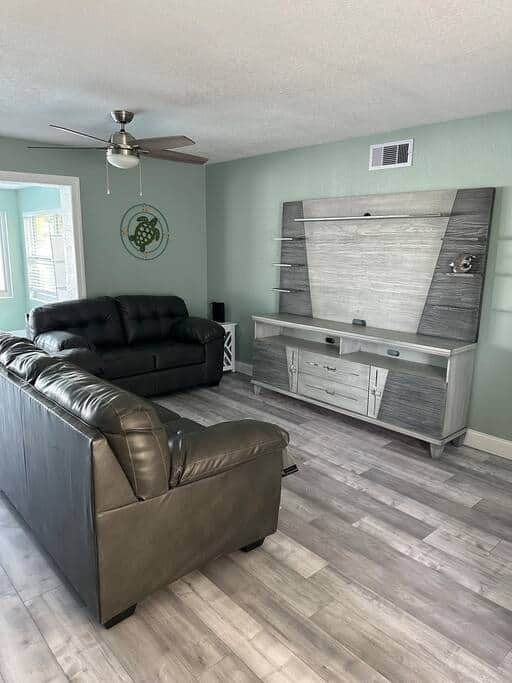 Pool Home close to Indian Rocks Beach Pet Friendly Vacation Home in