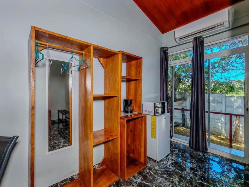 Roomshelves