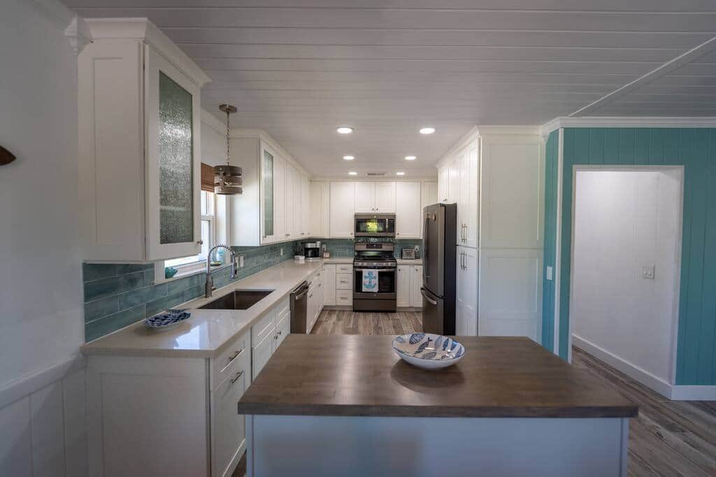 Kitchen island Kitchen island