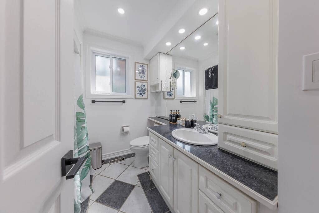 Main Level Washroom