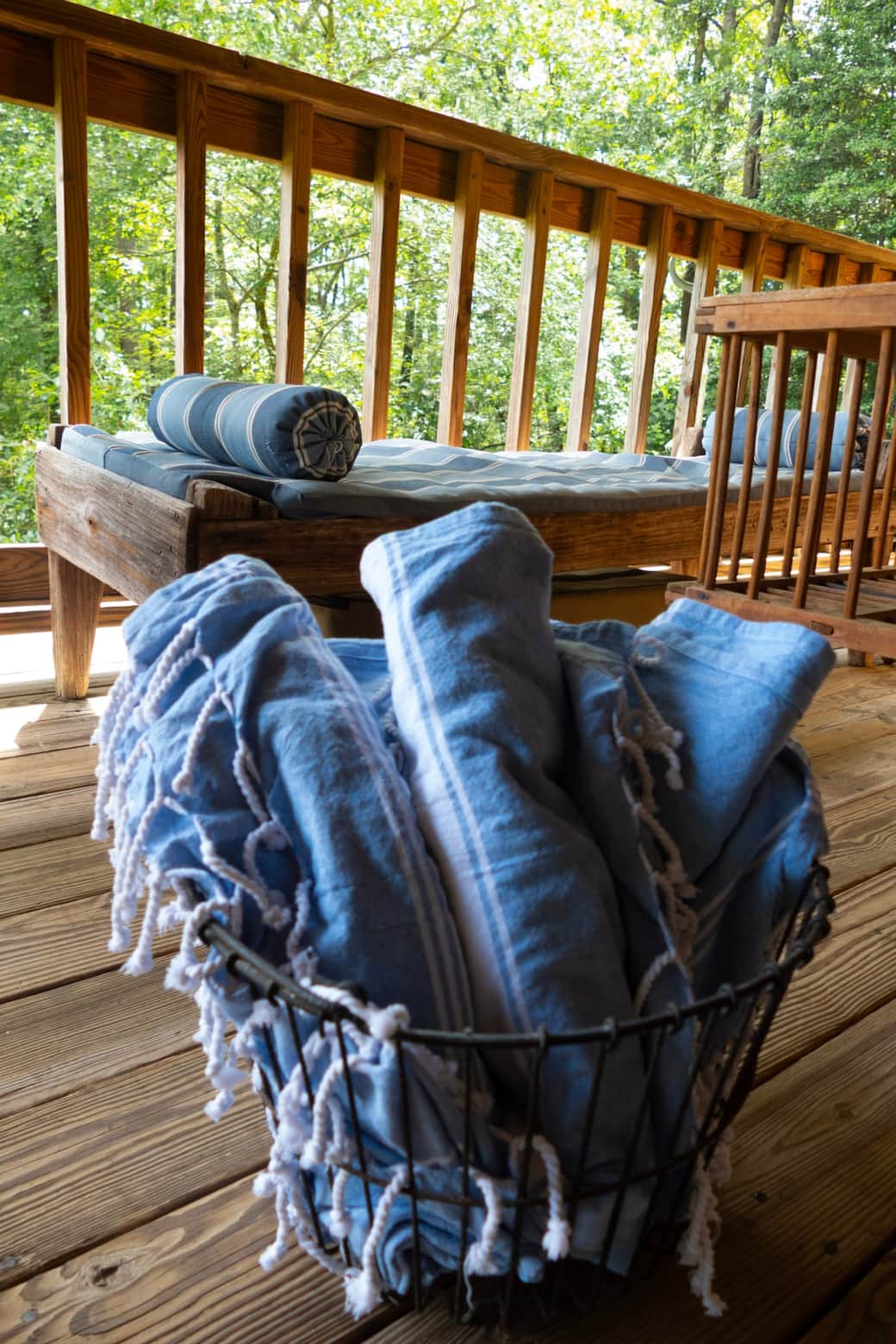 The turkish-style towels are perfect for lake use and sunbathing. 