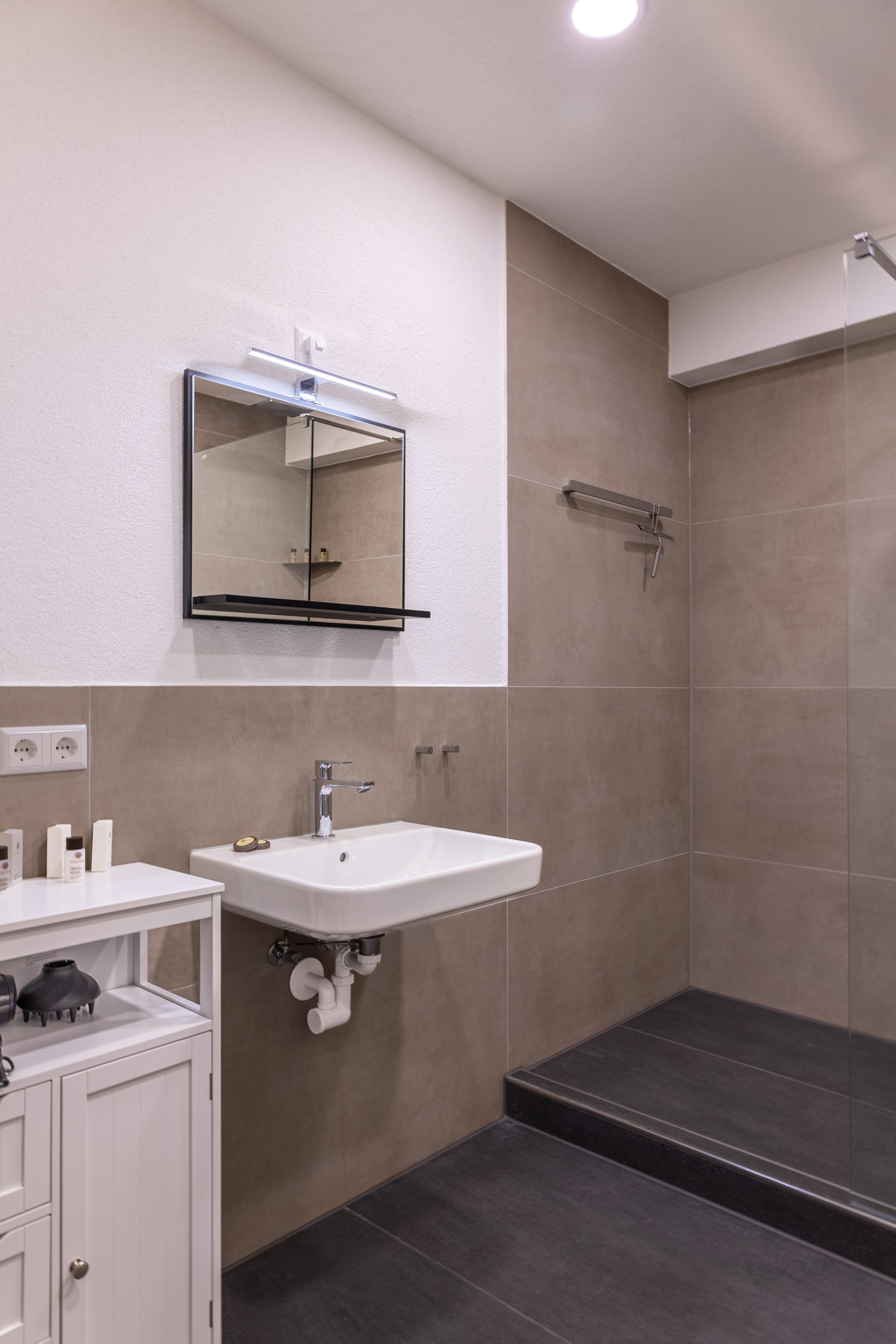 Apartment 3 10