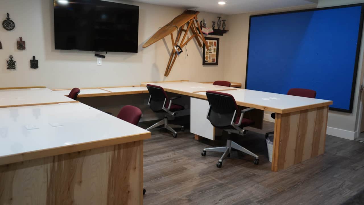 cedar-city-quilt-retreat-quilters-nook-sewing-workstations.JPG