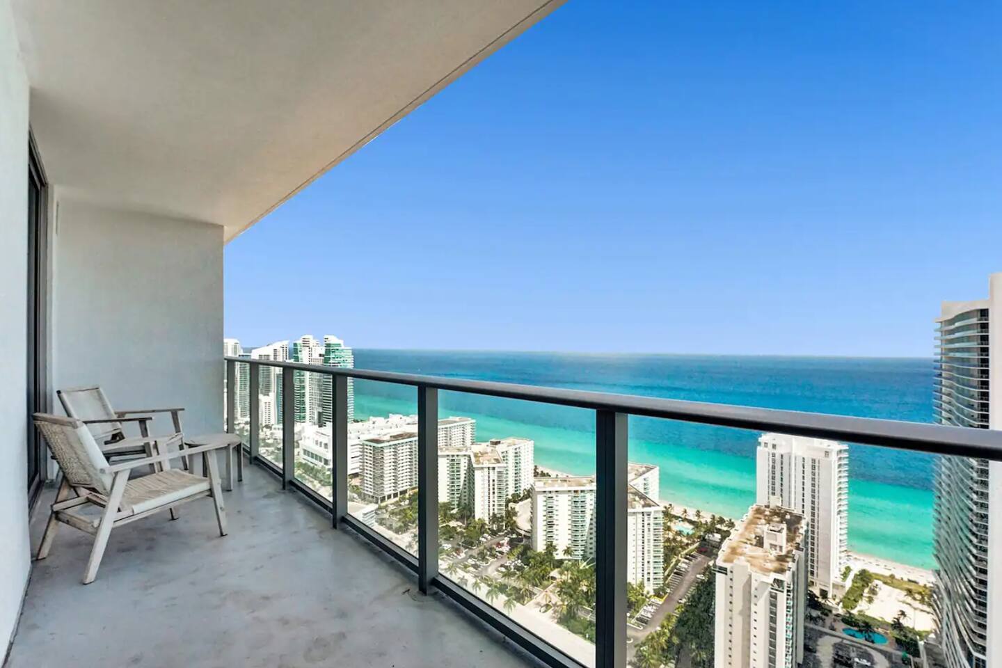 39th floor terrace view of the ocean