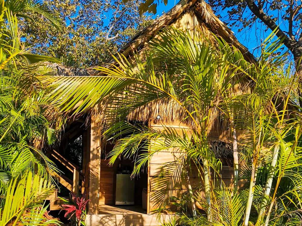 Glamping costa rica flor y bambu playa grande casita de madera ananda 1
