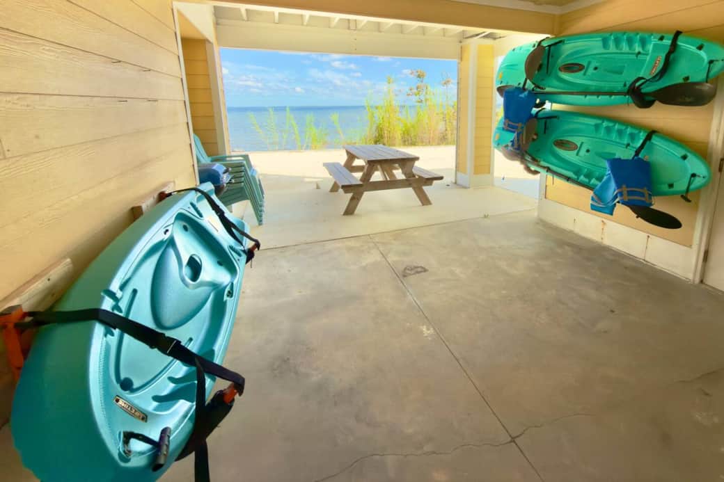 Pelican's Perch: Kayaks, Views & More! Pelican's Perch: Kayaks, Views & More!