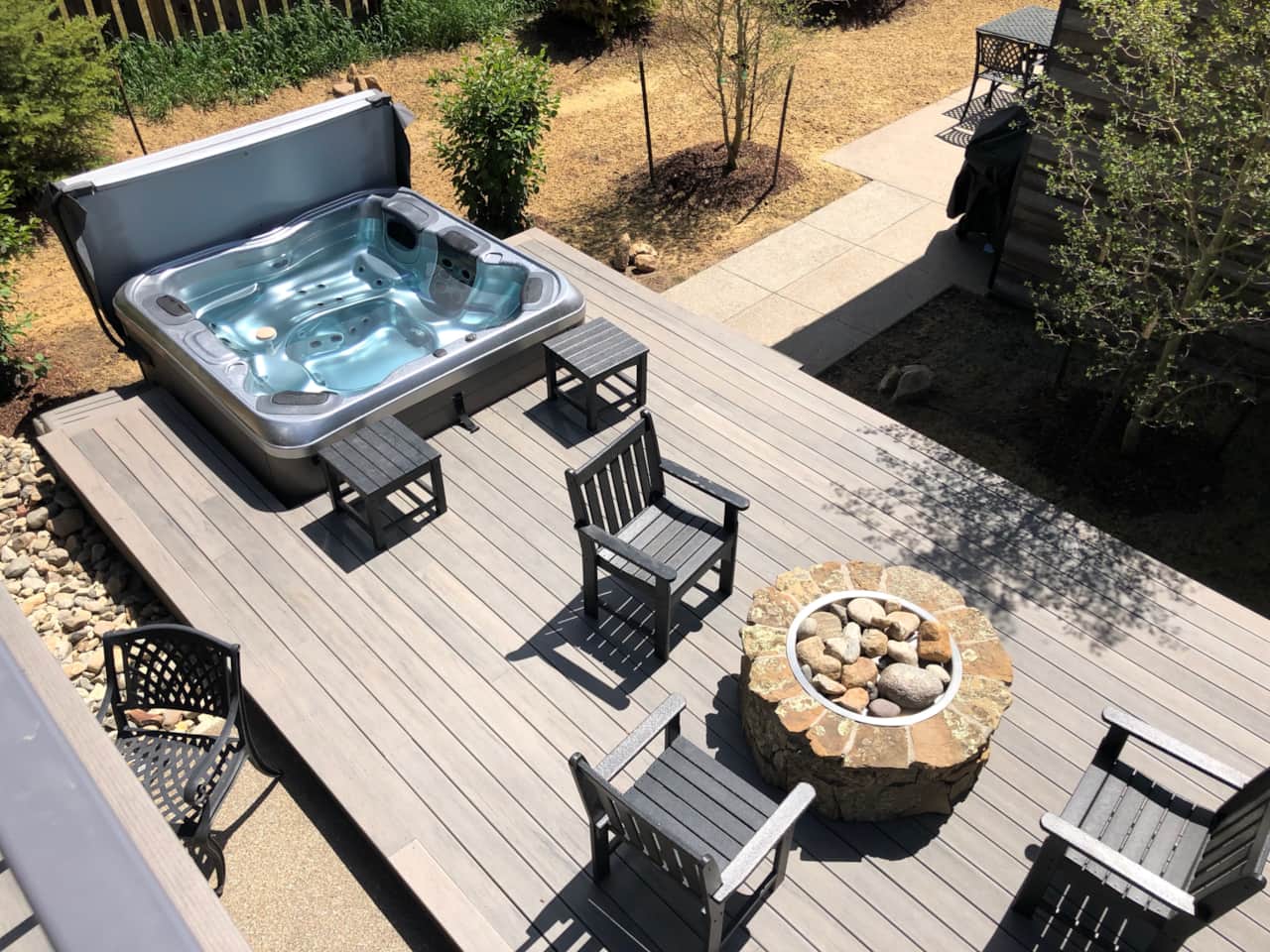 Hot tub and deck - with fabulous mountain views
