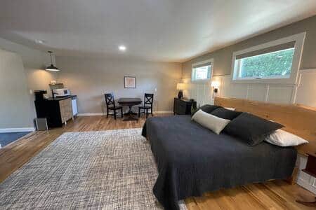 Room 1/Nehalem River Inn