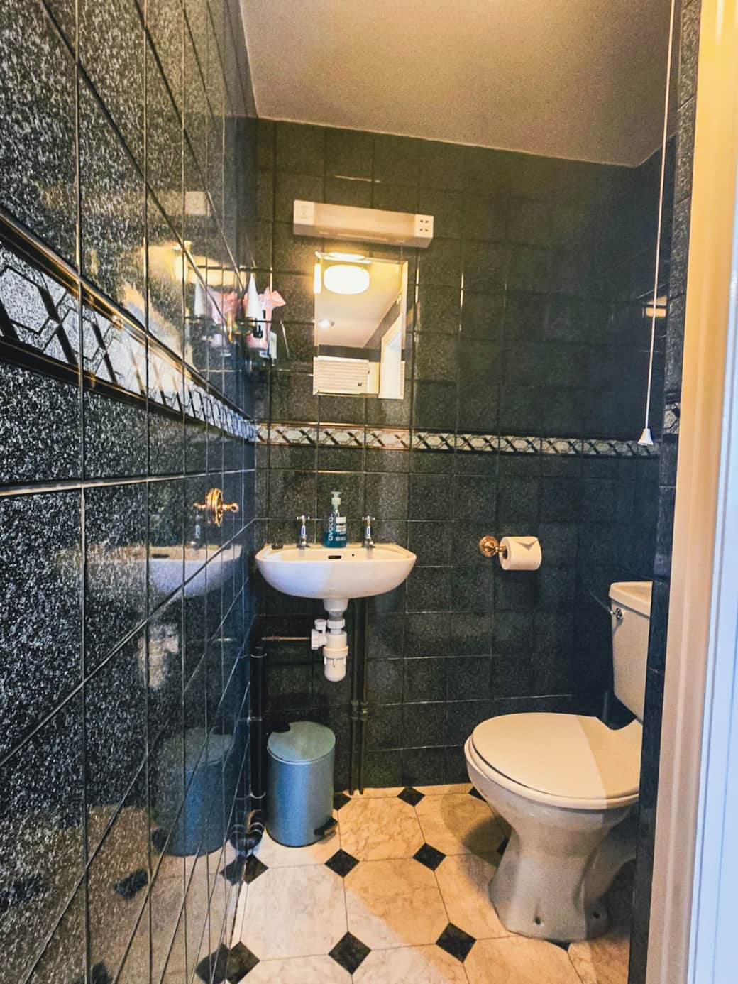 Room 3 Bathroom Room 3 Bathroom