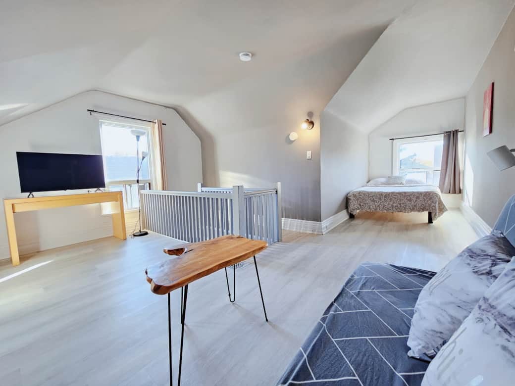 Lofted / 3rd Bedroom- 2 Futon 1 Queen Bed Lofted / 3rd Bedroom- 2 Futon 1 Queen Bed