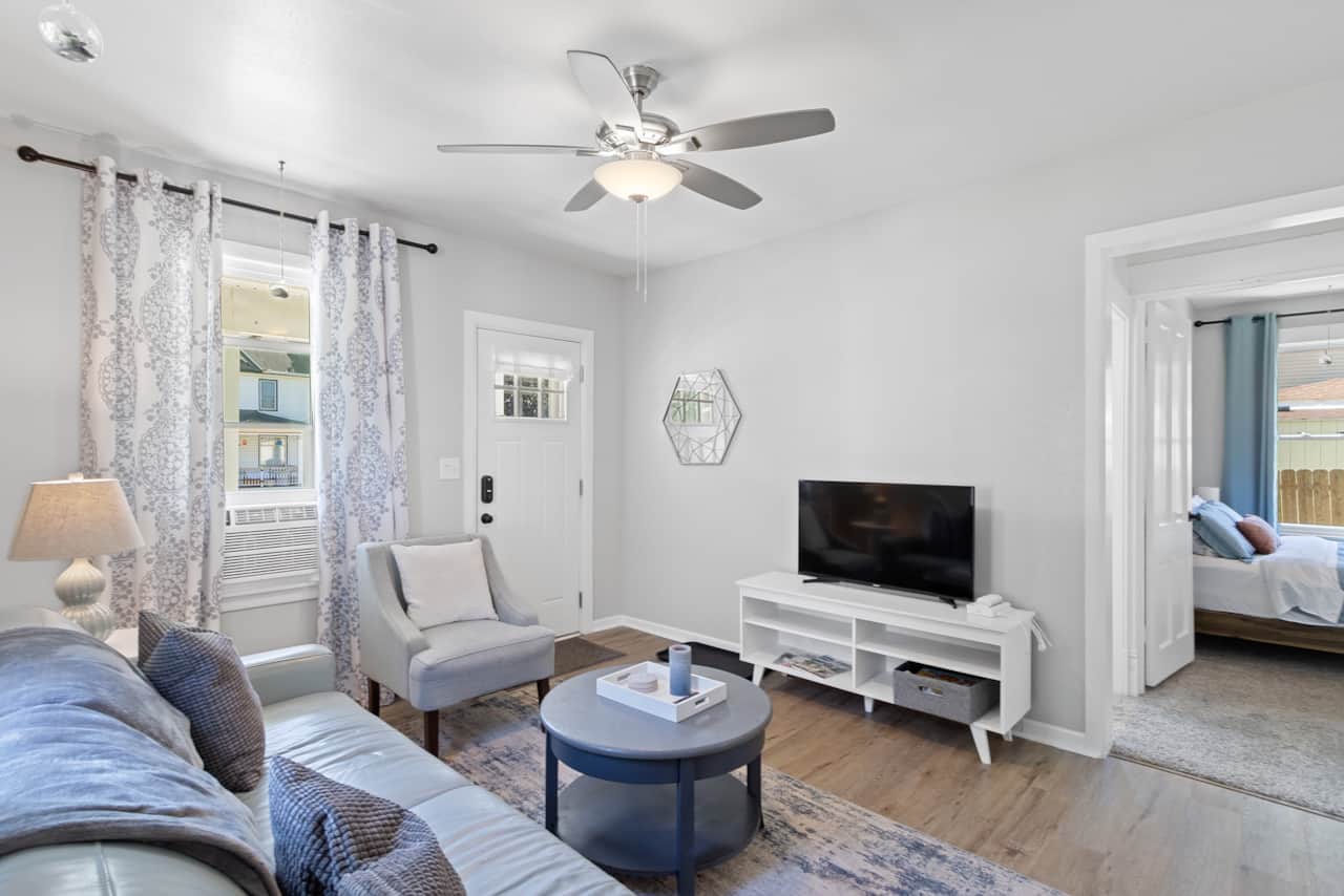 607 Franklin Street-15