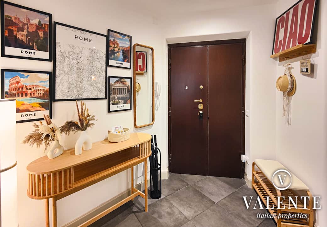 Entrance/Corridor