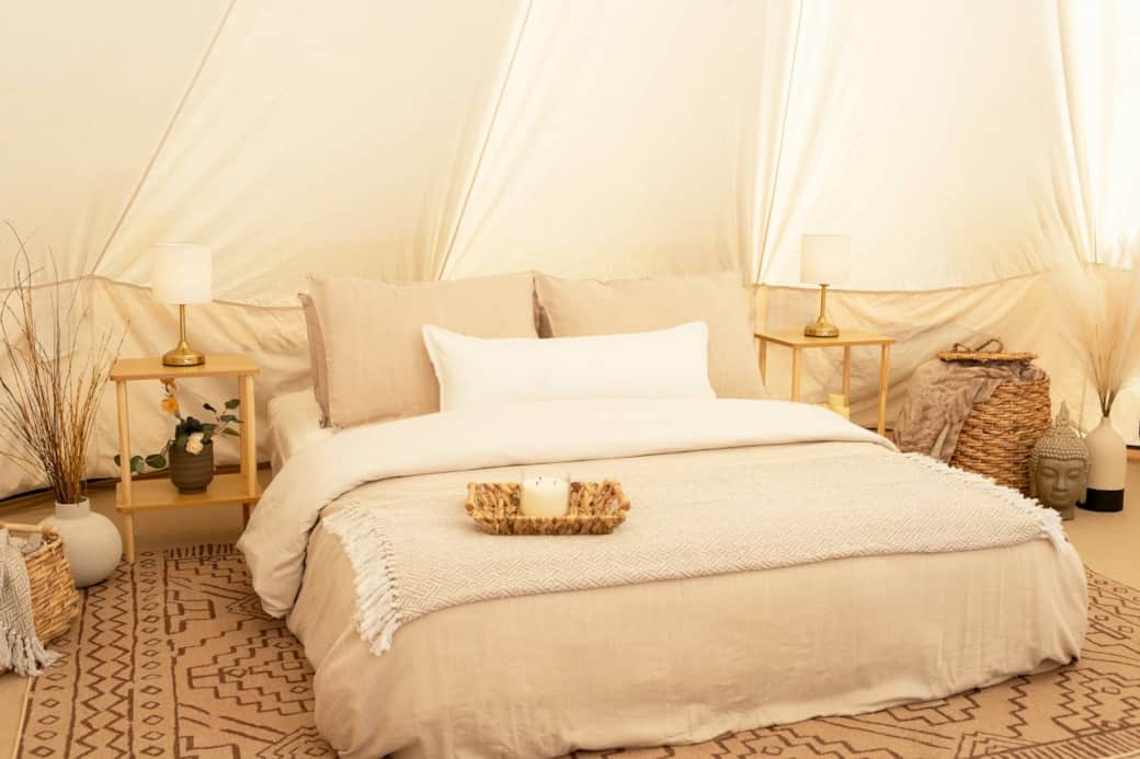 1 Queen Bed ft. premium Sealy Mattresses 1 Queen Bed ft. premium Sealy Mattresses