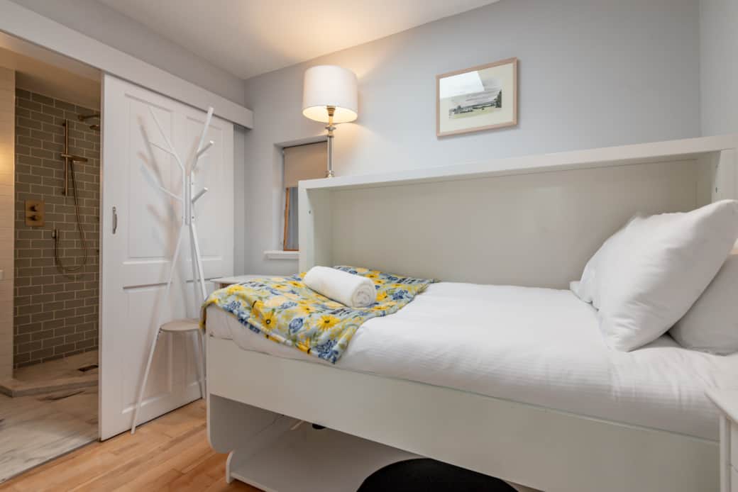 Single Bedroom / Office 