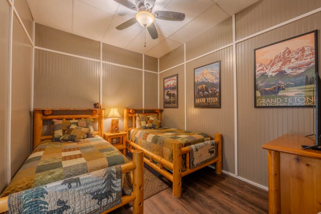 Teton Room - 2 Singles
