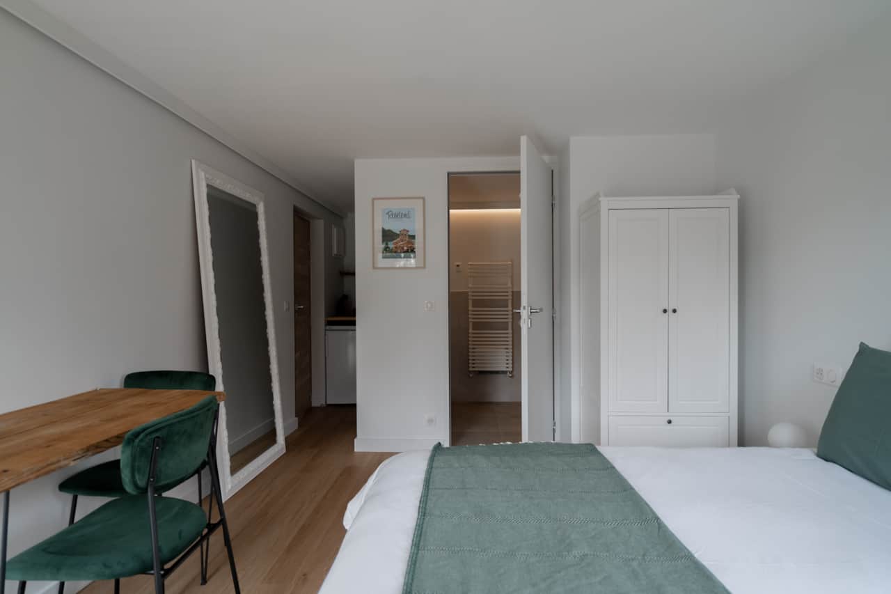 Chambre (lit double 160cm)