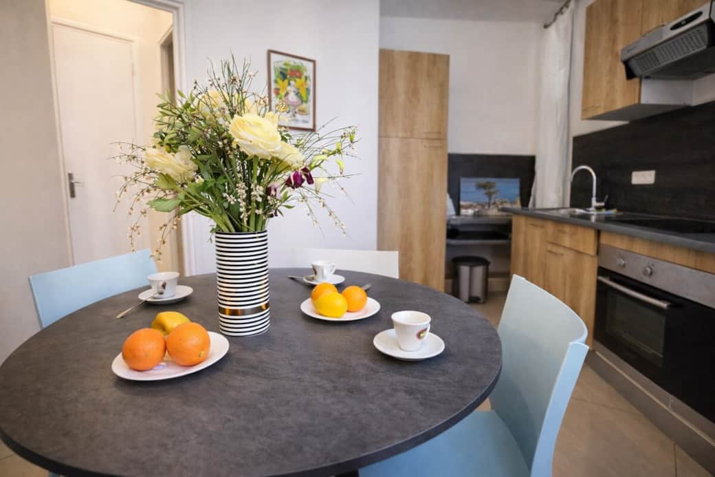 Cuisine entièrement équipée pour préparer vos repas comme à la maison. Cuisine entièrement équipée pour préparer vos repas comme à la maison.