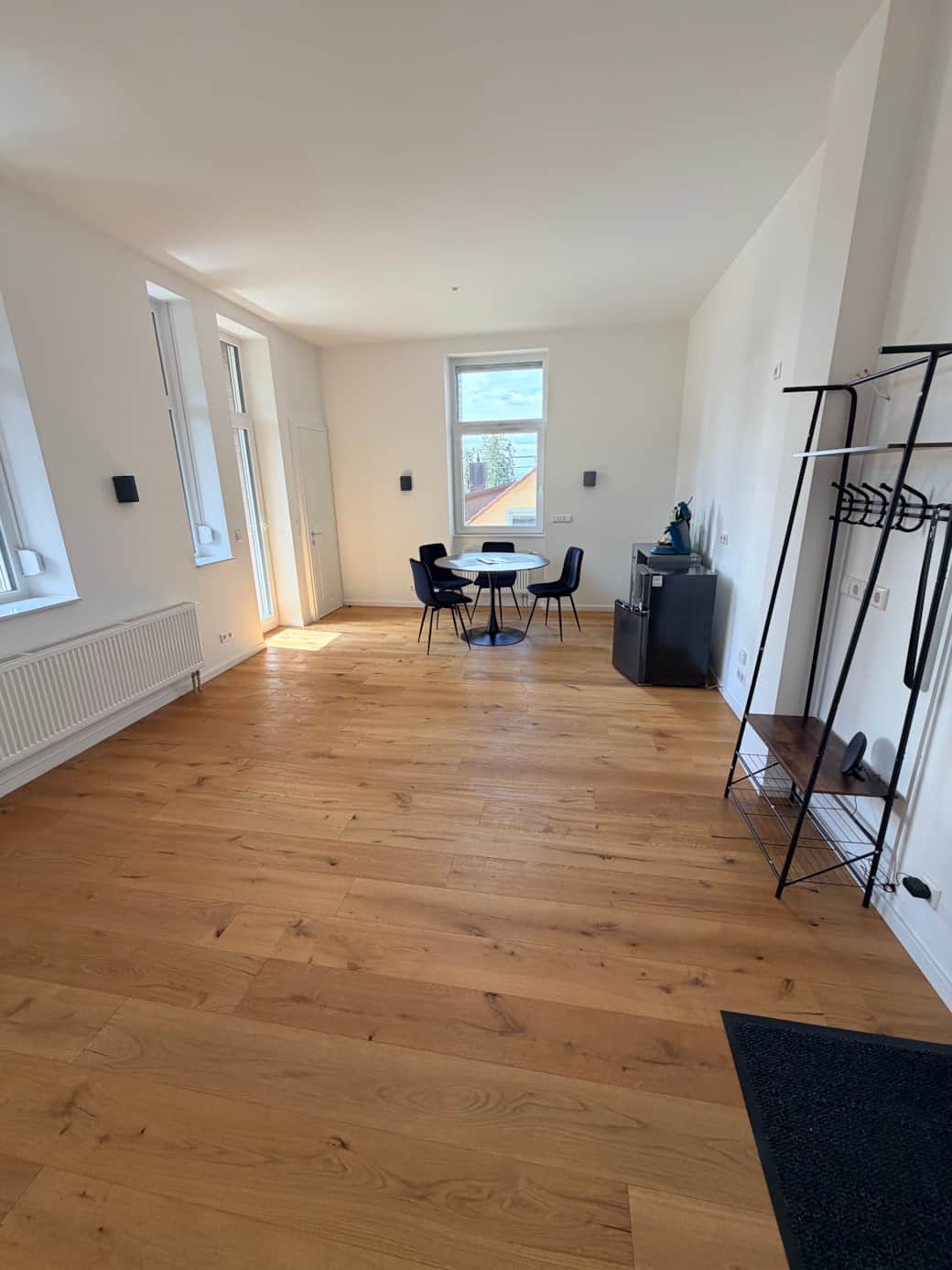 Image picker D65BECE7 A5DC 49D2 BD00 5CC1CB22877C 1899 000000F6DDD5472F