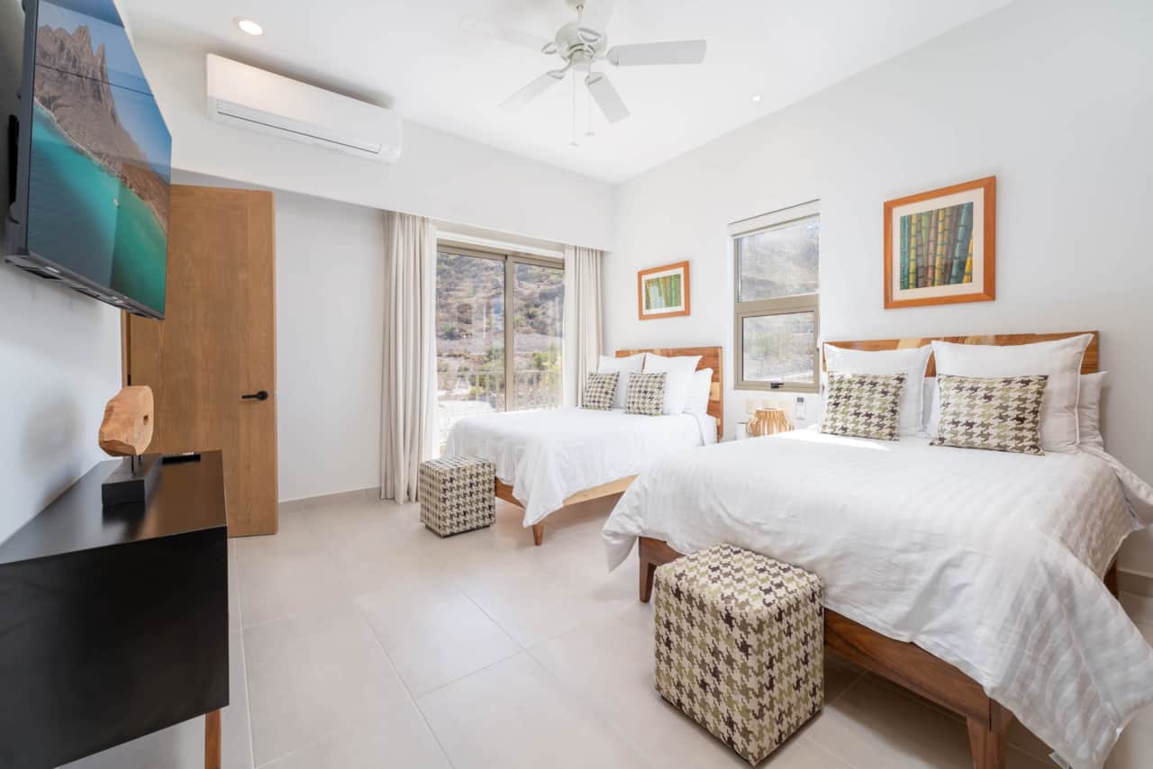 1301 Bedroom 2.jpg