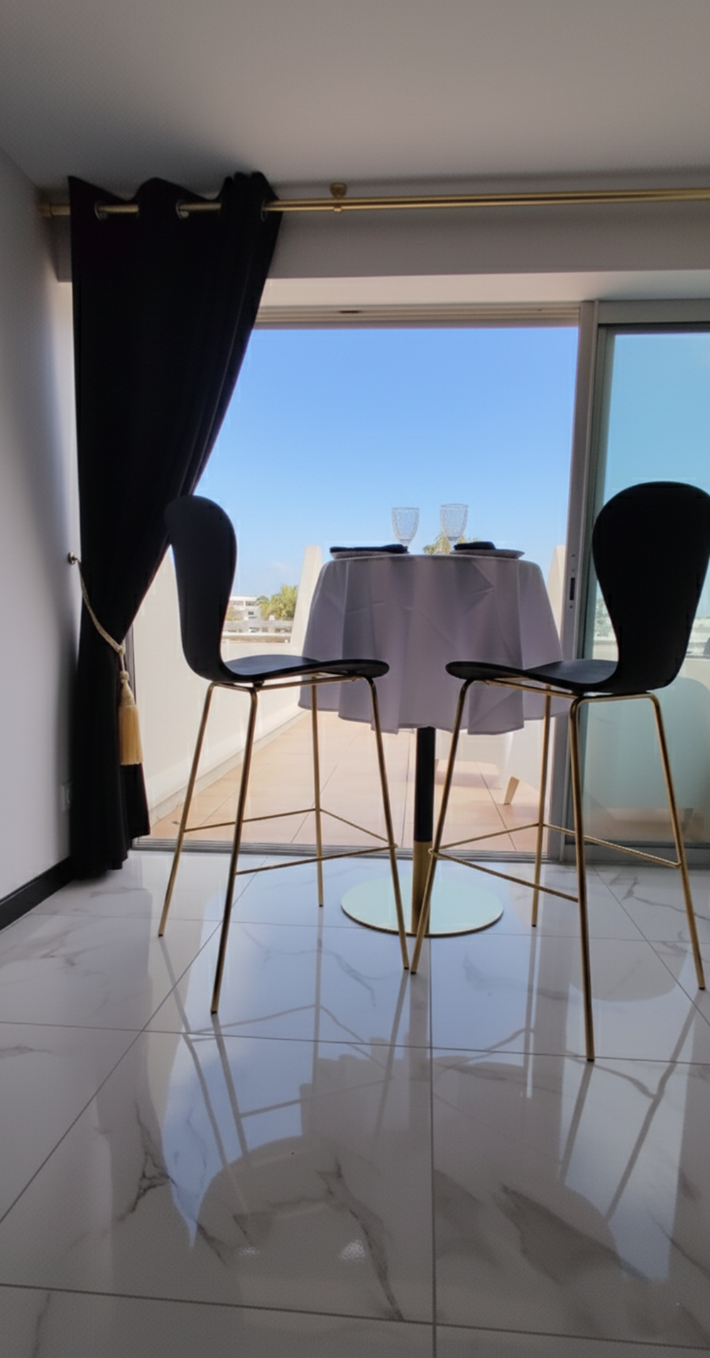 0015 diner - le boudoir heliopolis - Deluxe studio - naturist village - Cap d_Agde