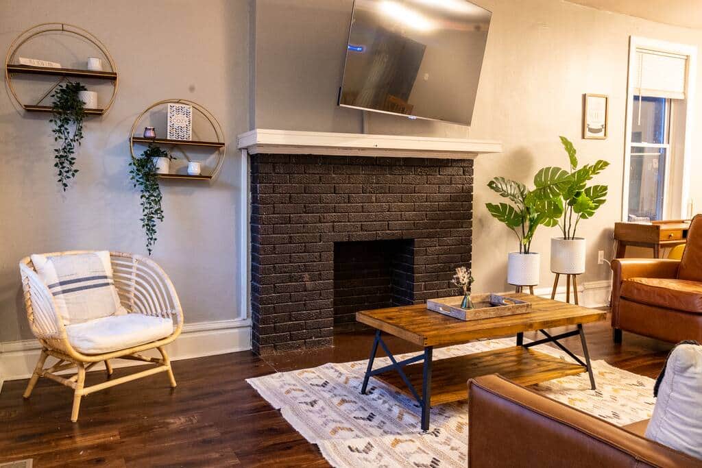 Living Room
Featuring 65 inch TCL Roku QLED Smart TV
Multiple party games
Tons of seating Living Room
Featuring 65 inch TCL Roku QLED Smart TV
Multiple party games
Tons of seating