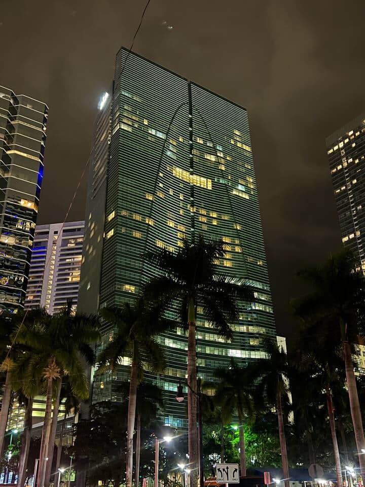 External view of the building's facade. Incredible! External view of the building's facade. Incredible!