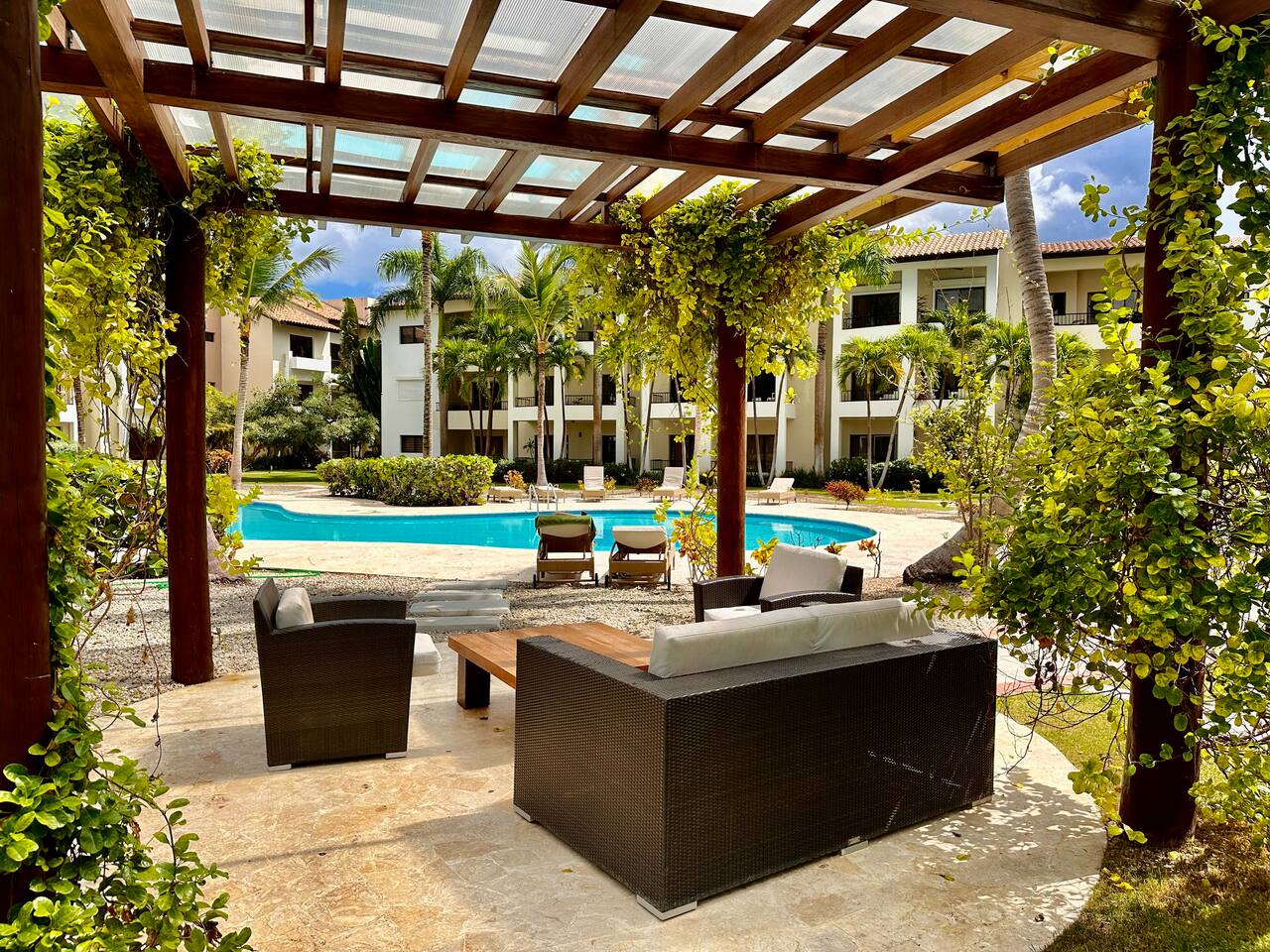 Beautiful Condo Fully Renovated, Pool Beach Access photo 2
